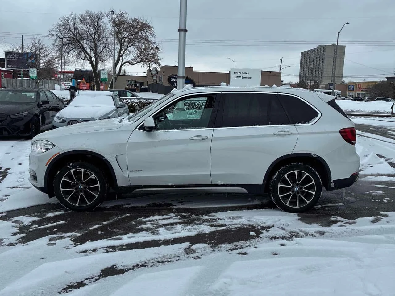 BMW X5 xDrive35i/CARFAX/ПАНОРАМА/ПРЕДСТАВИТЕЛСТВО НА BMW, снимка 3 - Автомобили и джипове - 53924090