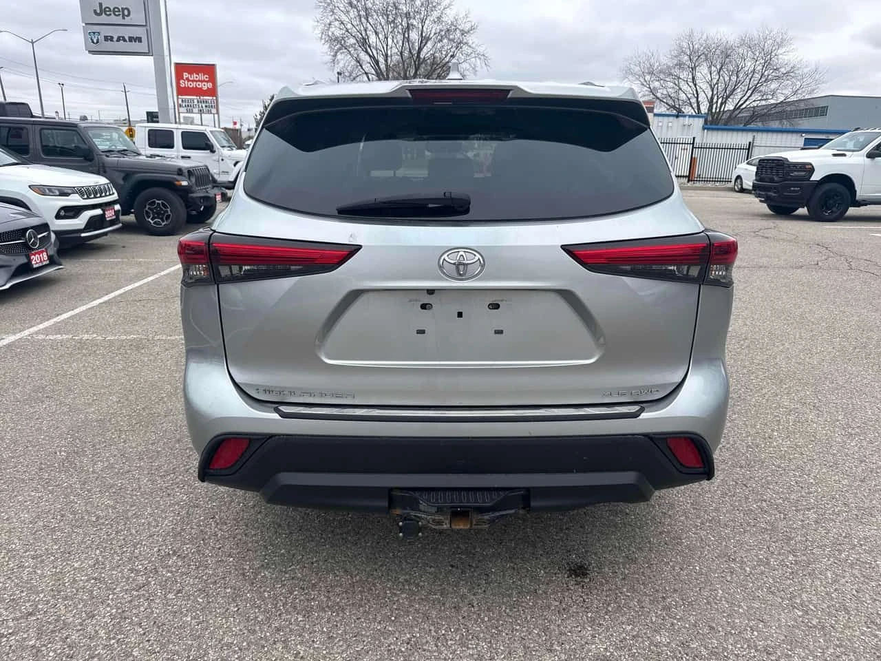 Toyota Highlander XLE/CARFAX/ПОДГРЕВИ/ШИБИДАХ/ЛИЦЕНЗИРАН ПРОДАВАЧ, снимка 5 - Автомобили и джипове - 54122888