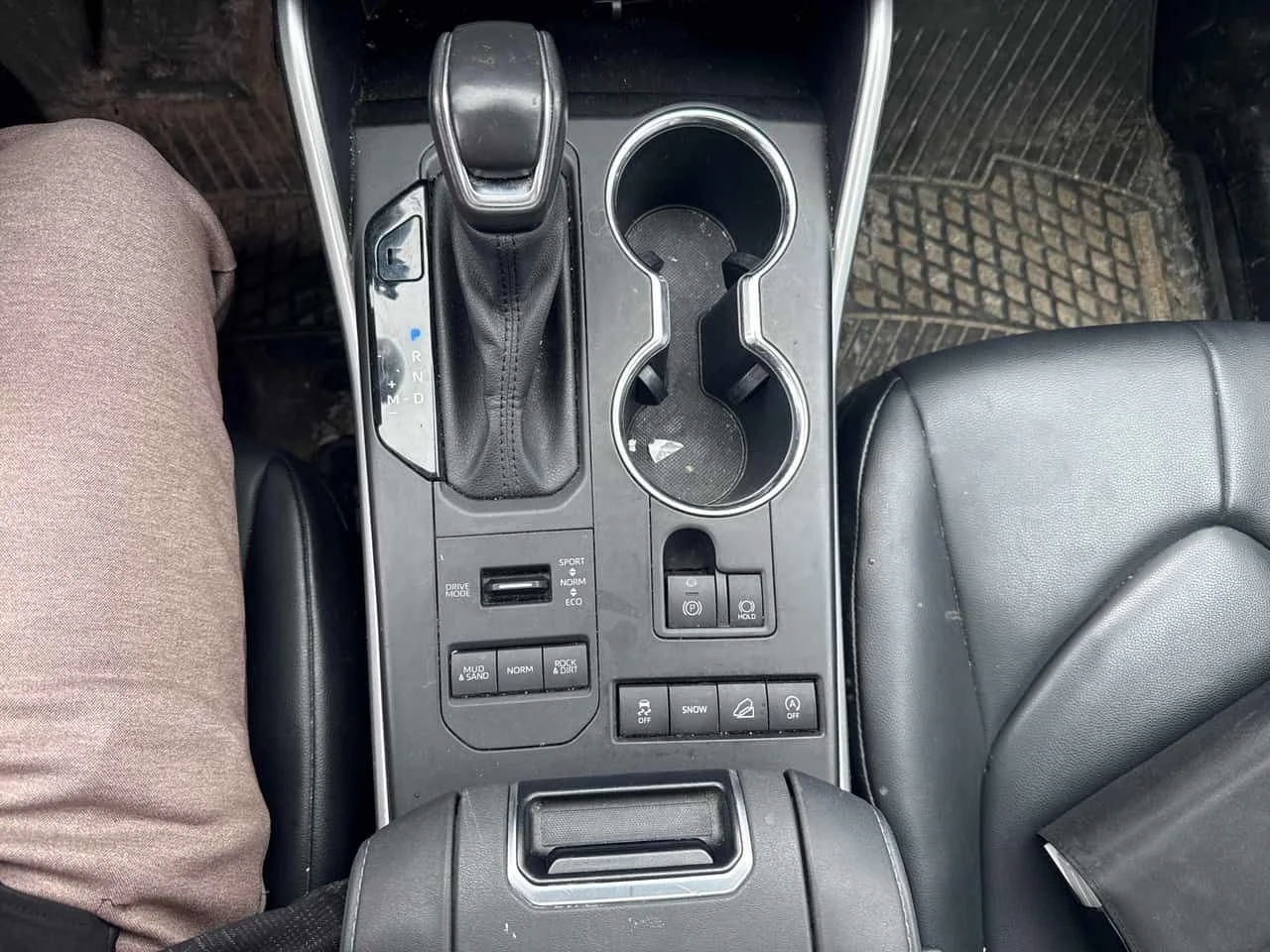 Toyota Highlander XLE/CARFAX/ПОДГРЕВИ/ШИБИДАХ/ЛИЦЕНЗИРАН ПРОДАВАЧ, снимка 12 - Автомобили и джипове - 54122888