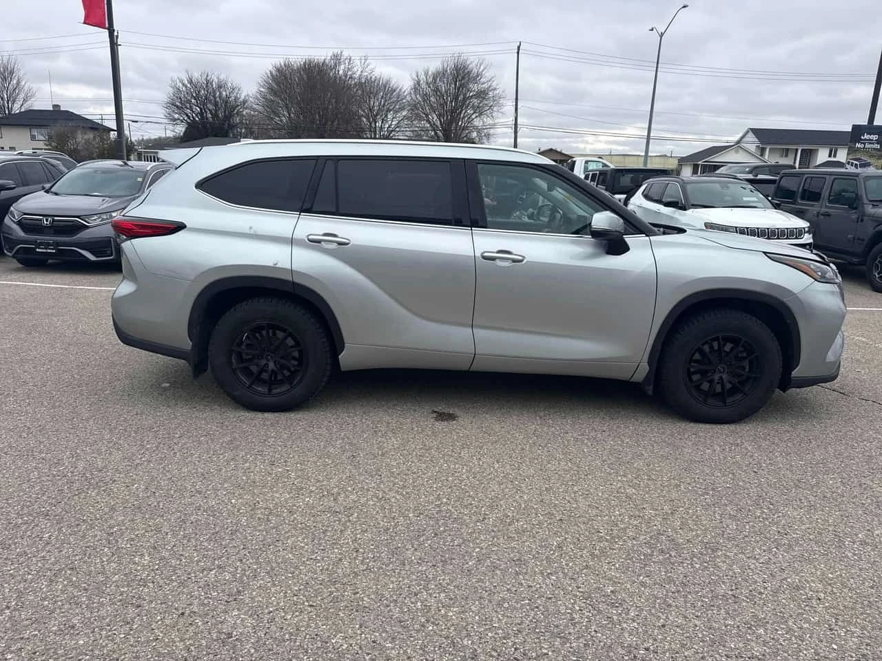 Toyota Highlander XLE/CARFAX/ПОДГРЕВИ/ШИБИДАХ/ЛИЦЕНЗИРАН ПРОДАВАЧ, снимка 4 - Автомобили и джипове - 54122888