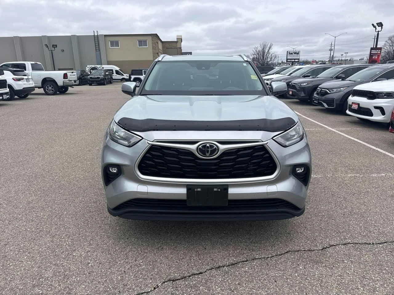 Toyota Highlander XLE/CARFAX/ПОДГРЕВИ/ШИБИДАХ/ЛИЦЕНЗИРАН ПРОДАВАЧ, снимка 2 - Автомобили и джипове - 54122888