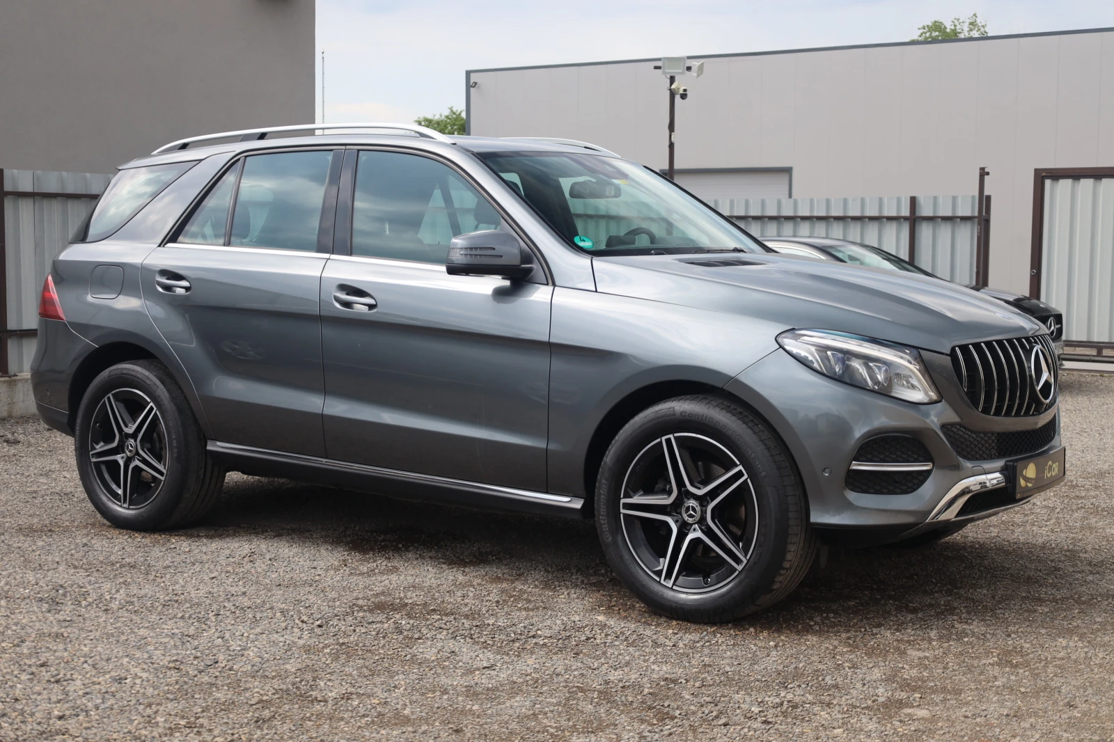 Mercedes-Benz GLE 350 d 4M 360KAM SzH KeyStart AHK 20Zoll iCarbg, снимка 4 - Автомобили и джипове - 54676886