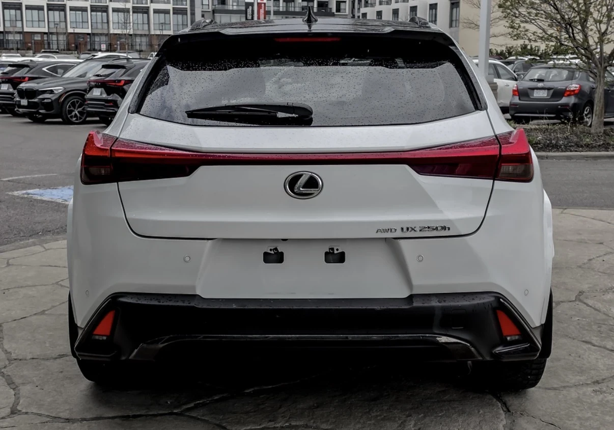 Lexus UX 250h F SPORT 2 * ОБДУХВАНЕ * ЧЕРВЕНА КОЖА * CARFAX * , снимка 3 - Автомобили и джипове - 54930380