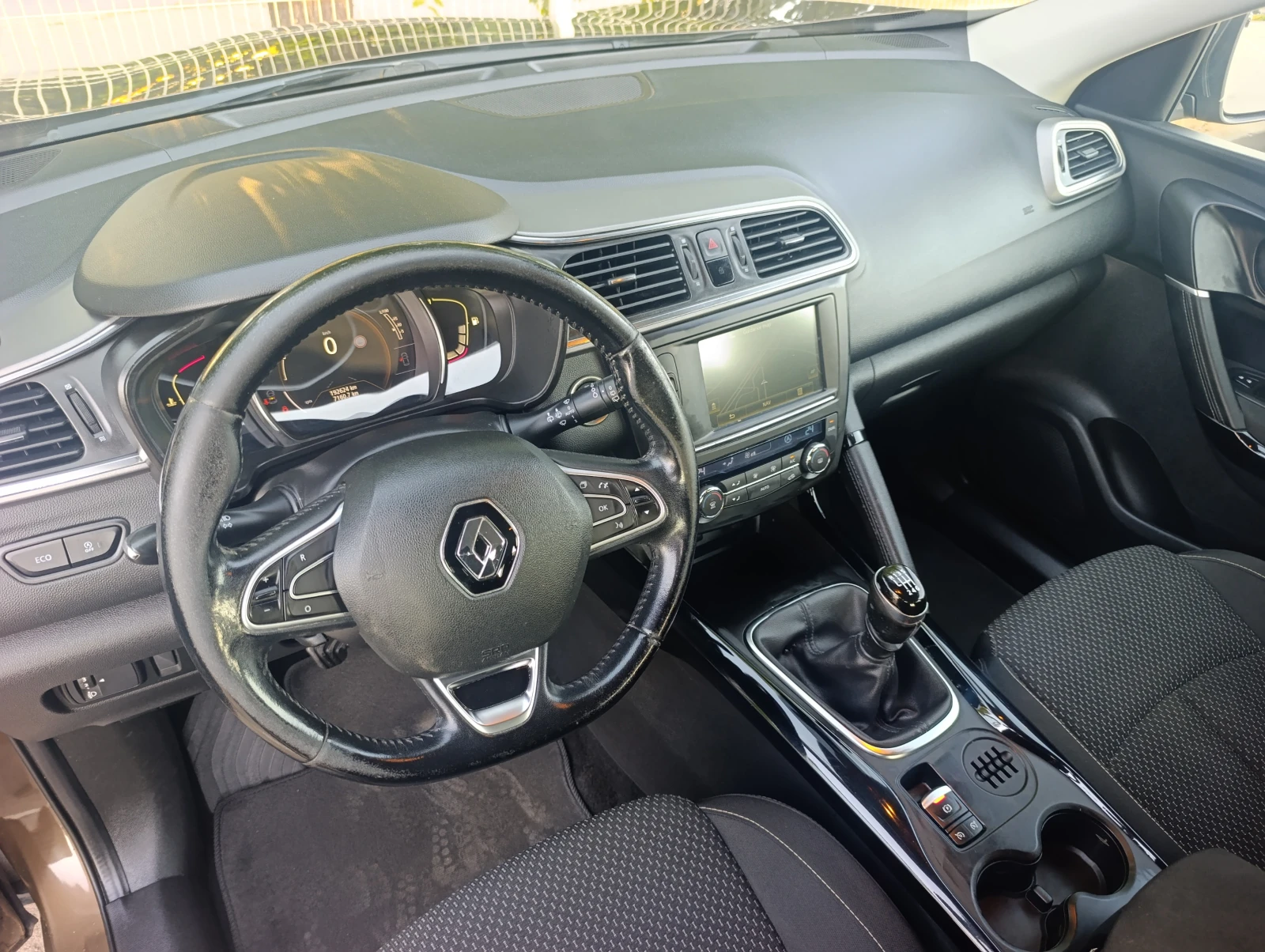 Renault Kadjar, снимка 9 - Автомобили и джипове - 56121008