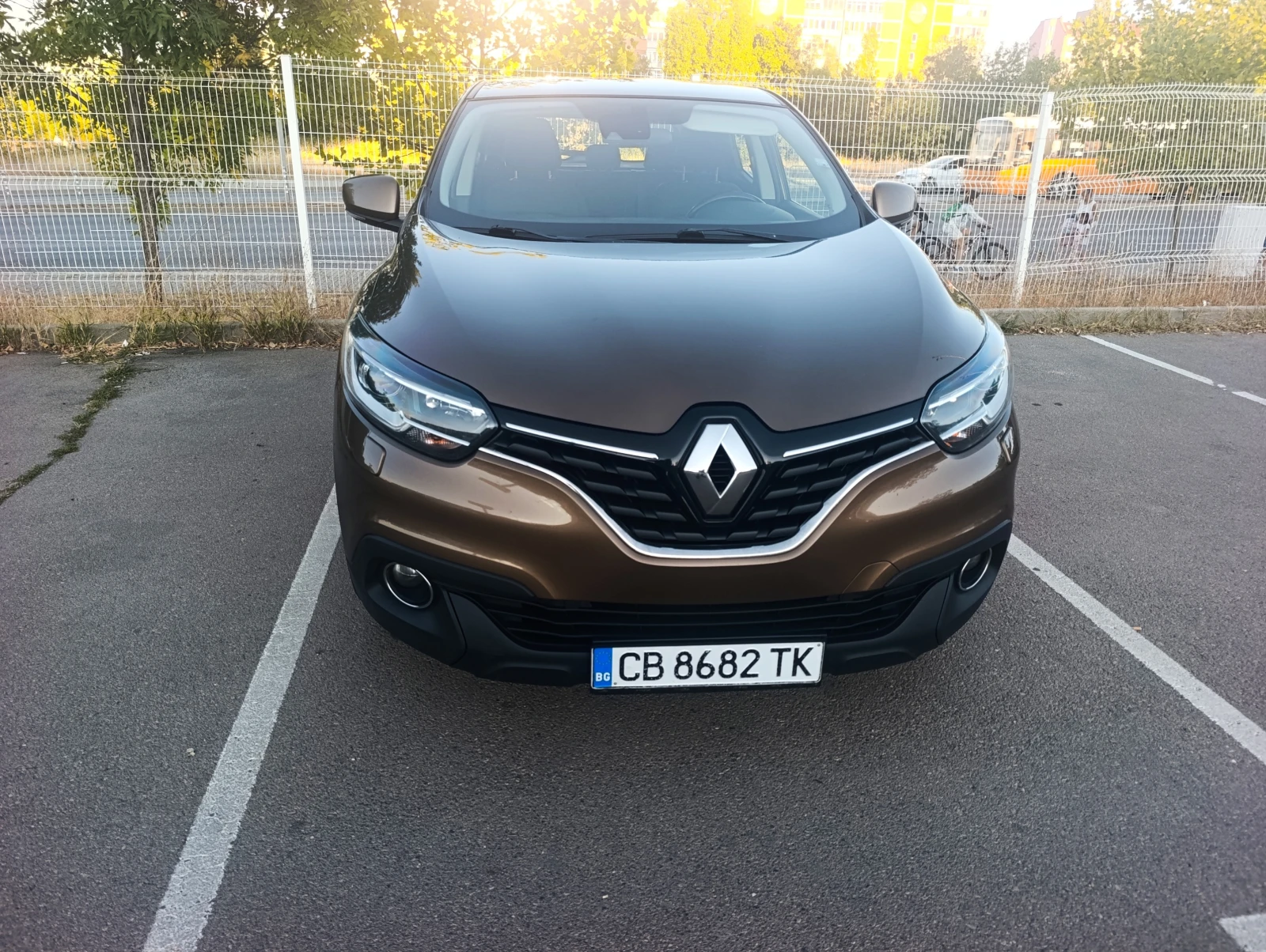 Renault Kadjar, снимка 2 - Автомобили и джипове - 56121008