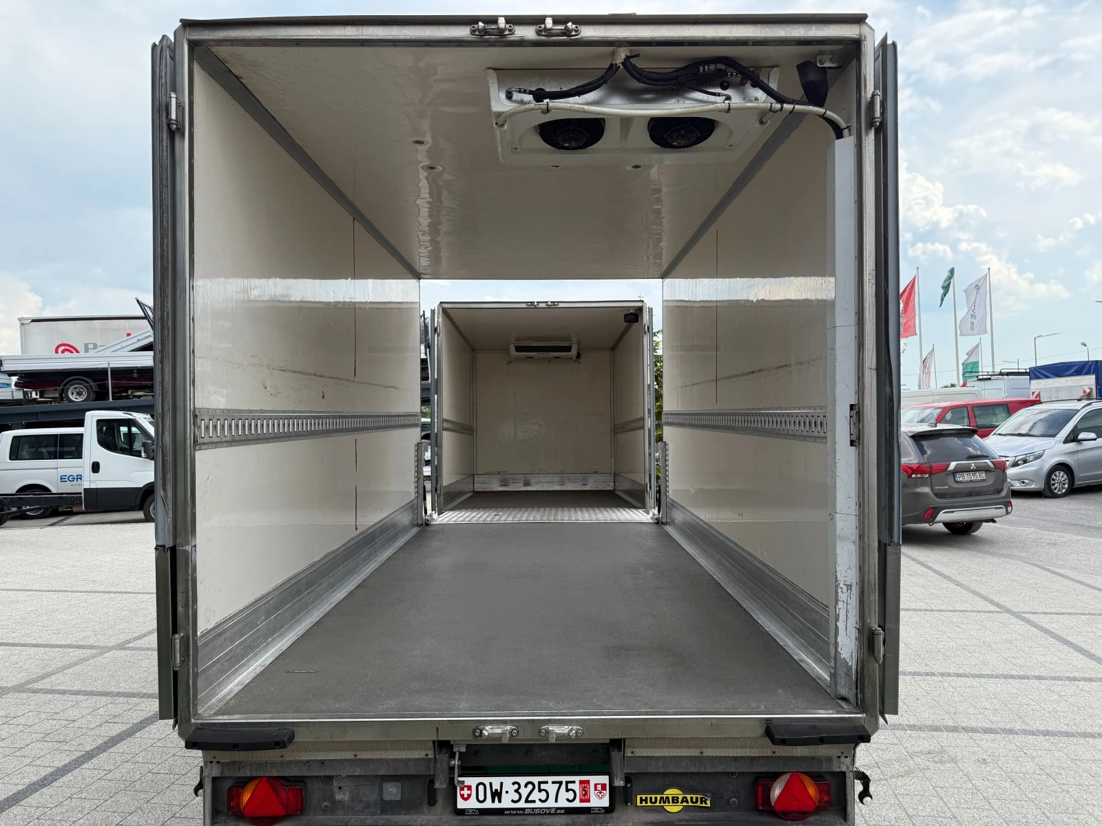 Iveco Daily 35C17 3.0HPI Хладилен до 3.5т. Клима - Композиция - изображение 10