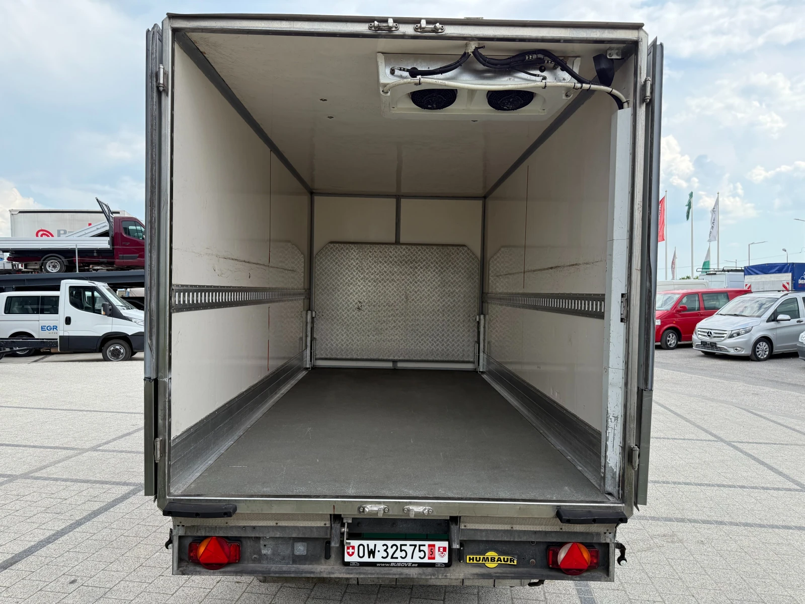 Iveco Daily 35C17 3.0HPI Хладилен до 3.5т. Клима - Композиция - изображение 7