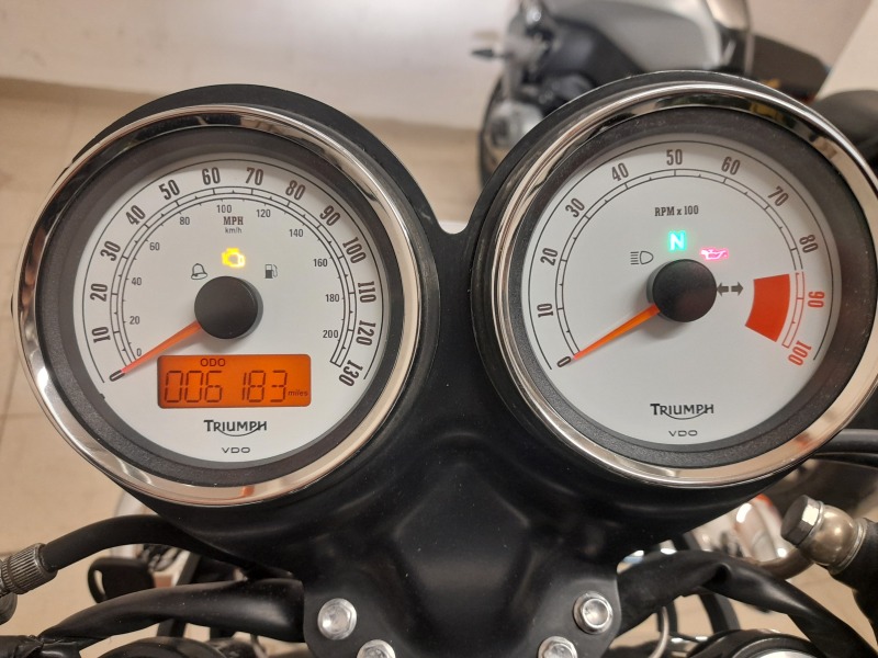 Triumph Thruxton 900 - 10080 км, снимка 8 - Мотоциклети и мототехника - 45179028