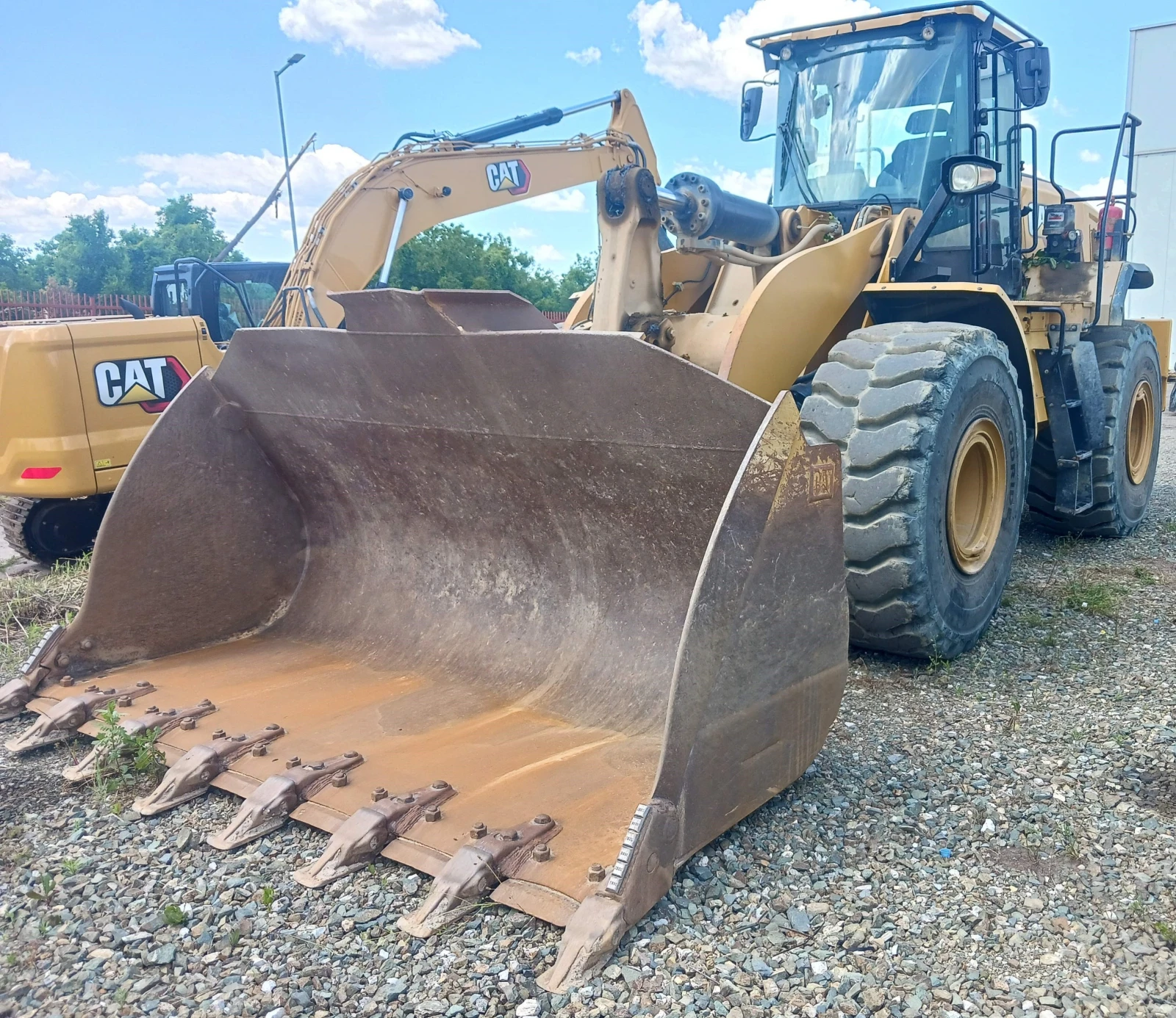 ����� ������� Cat 972 | Mobile.bg � ����������� 2