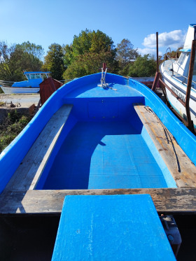Лодка Собствено производство, снимка 1 - Воден транспорт - 45452381