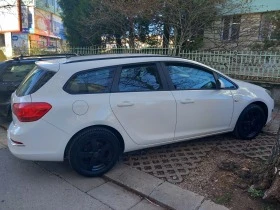 Opel Astra Sports Tourer, снимка 3