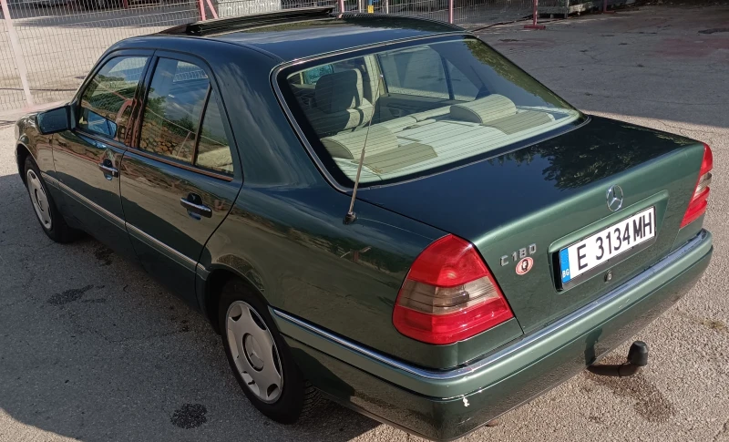 Mercedes-Benz C 180, снимка 6 - Автомобили и джипове - 47273487