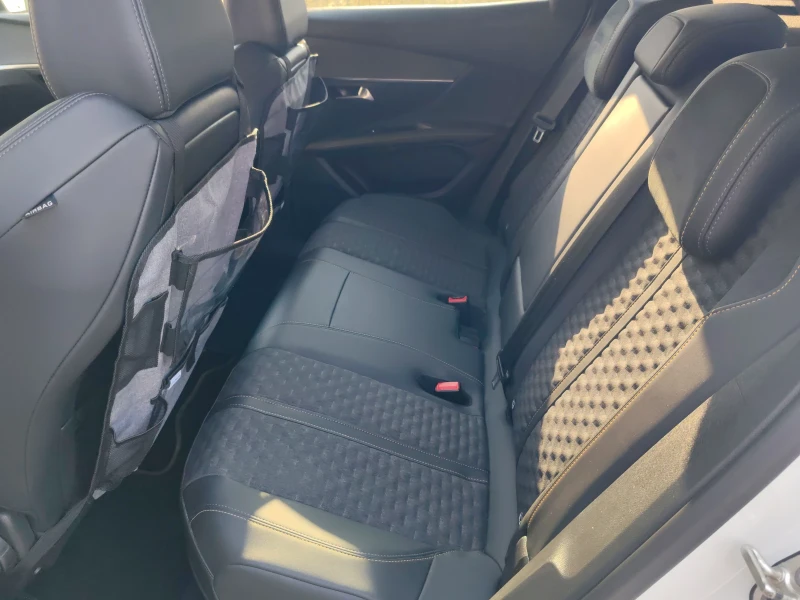 Peugeot 3008 Plug-in Hybrid, снимка 11 - Автомобили и джипове - 52575823