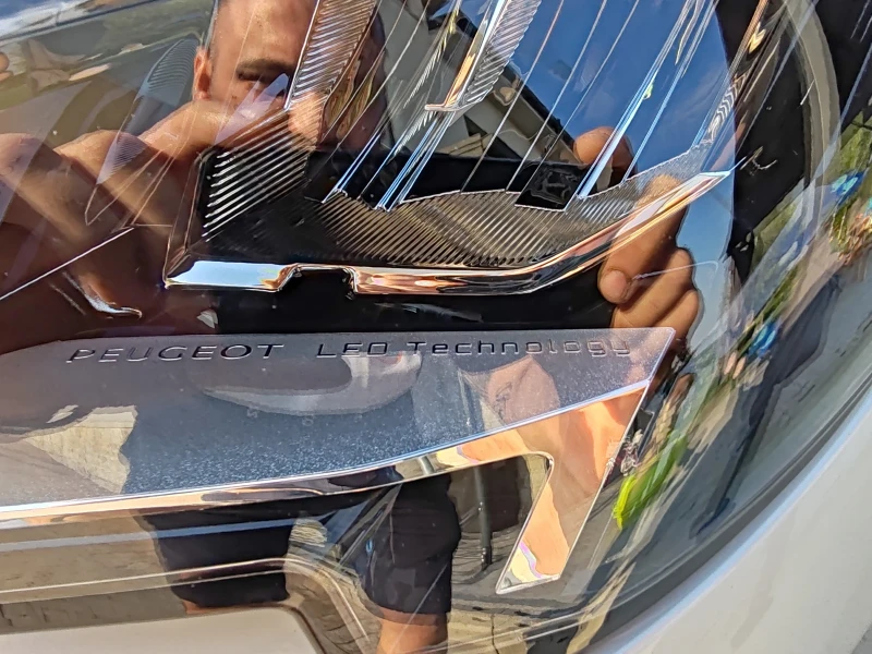 Peugeot 3008 Plug-in Hybrid, снимка 14 - Автомобили и джипове - 52575823