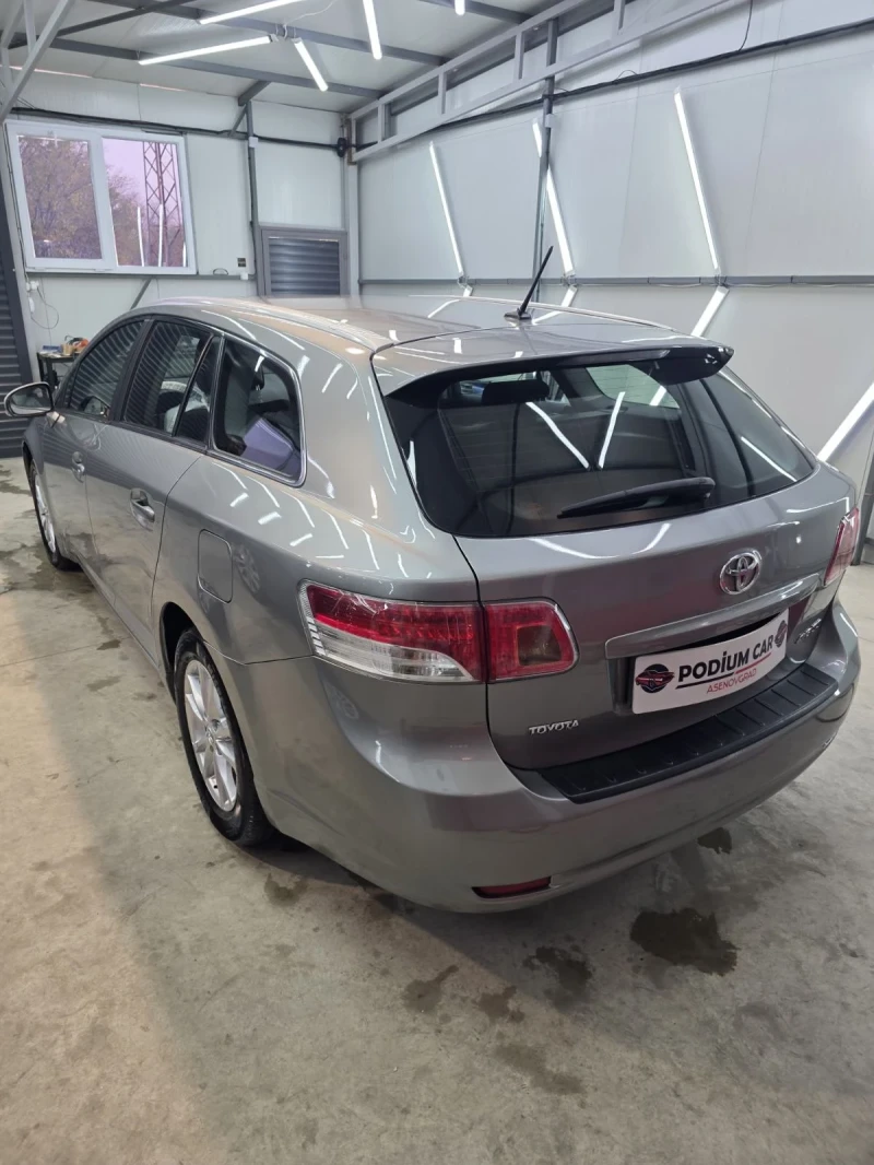 Toyota Avensis 1.8 БЕНЗИН Автоматик, снимка 3 - Автомобили и джипове - 52556731