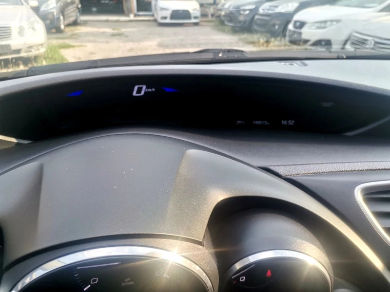 Honda Civic 1.6D/NAVI, снимка 10 - Автомобили и джипове - 52837000