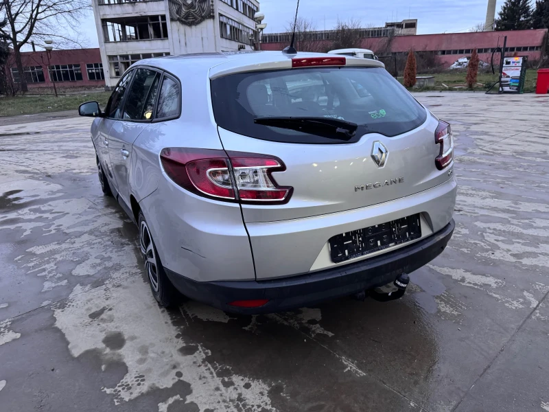 Renault Megane 1.5 dci  /  Navi, снимка 5 - Автомобили и джипове - 53047338