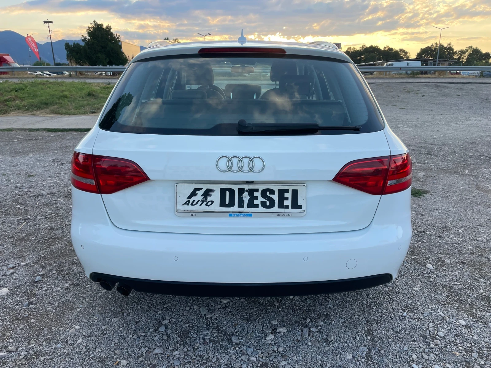 Audi A4 2.0TDI-143-LED-NAVI-KAMERA-ITALIA - изображение 9