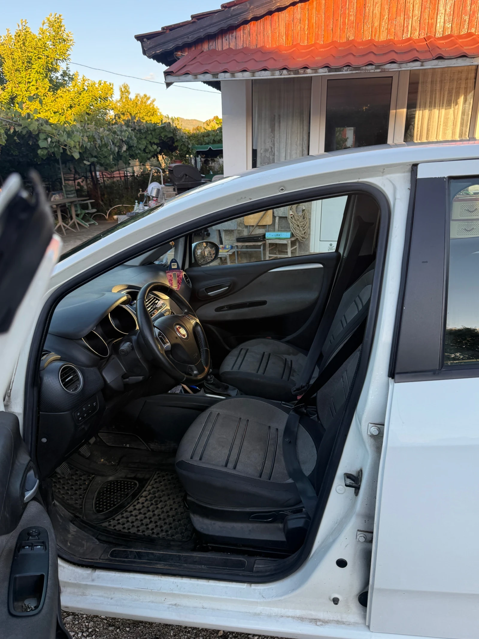 Fiat Punto Punto grande 1.4 evo natural power - изображение 5