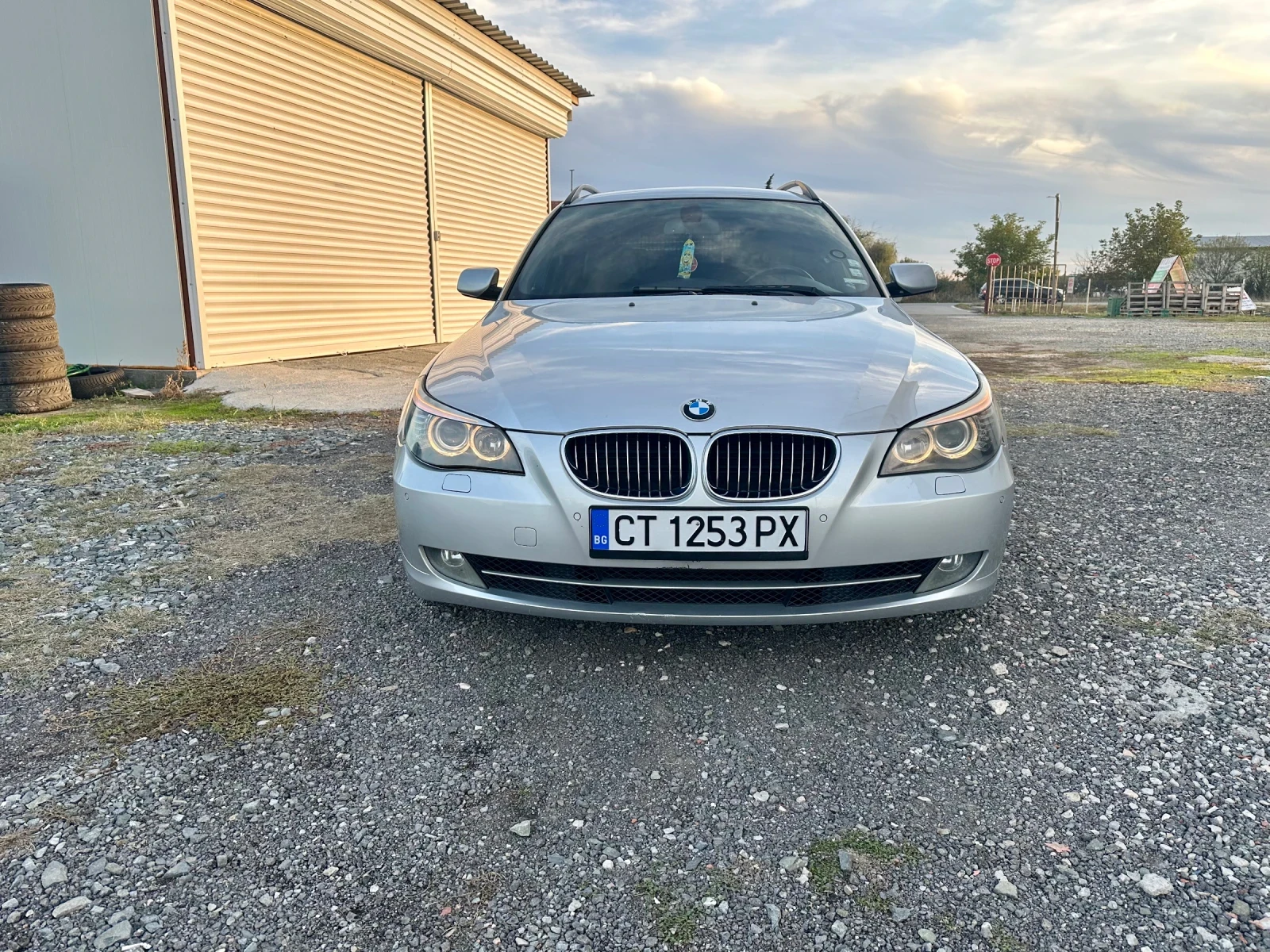 BMW 525 FaceLift xDrive 2.5d 197kc - изображение 3