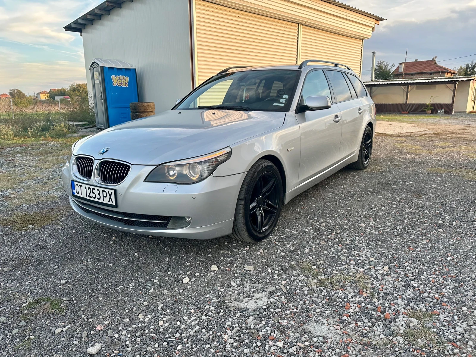 BMW 525 FaceLift xDrive 2.5d 197kc - изображение 2