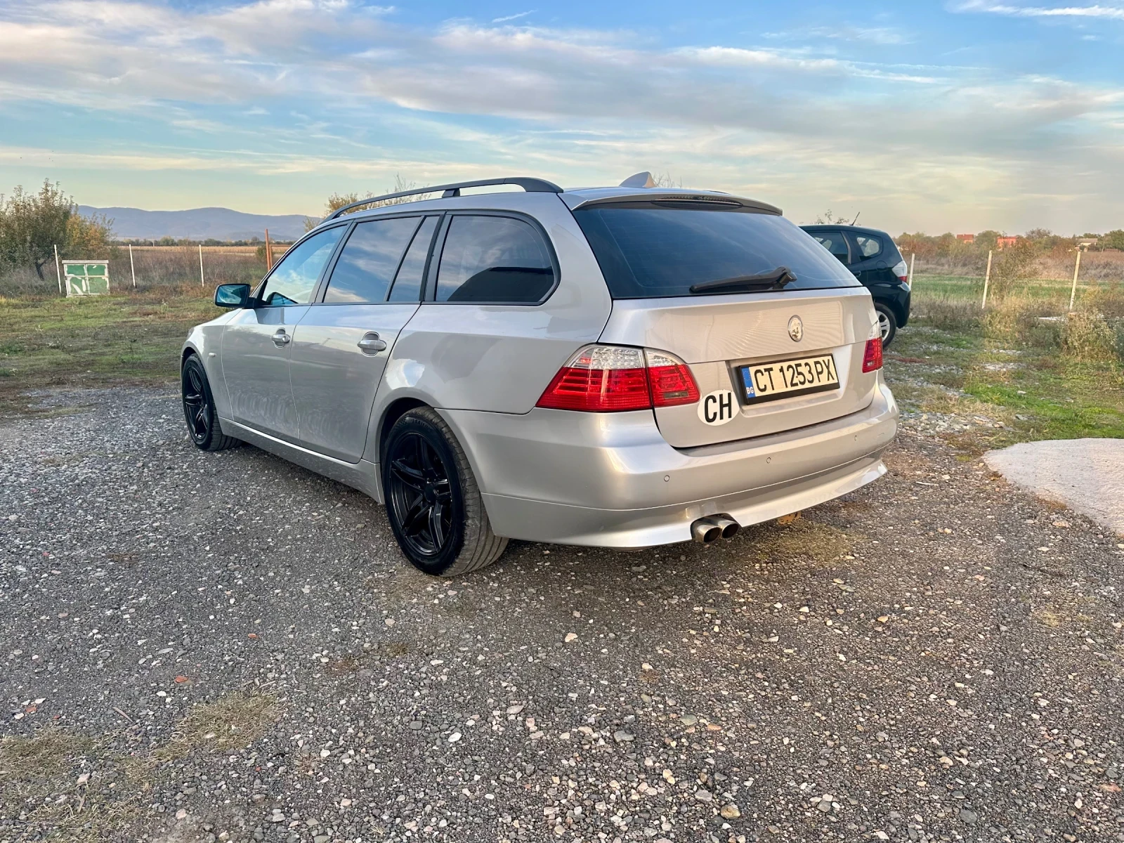 BMW 525 FaceLift xDrive 2.5d 197kc - изображение 4