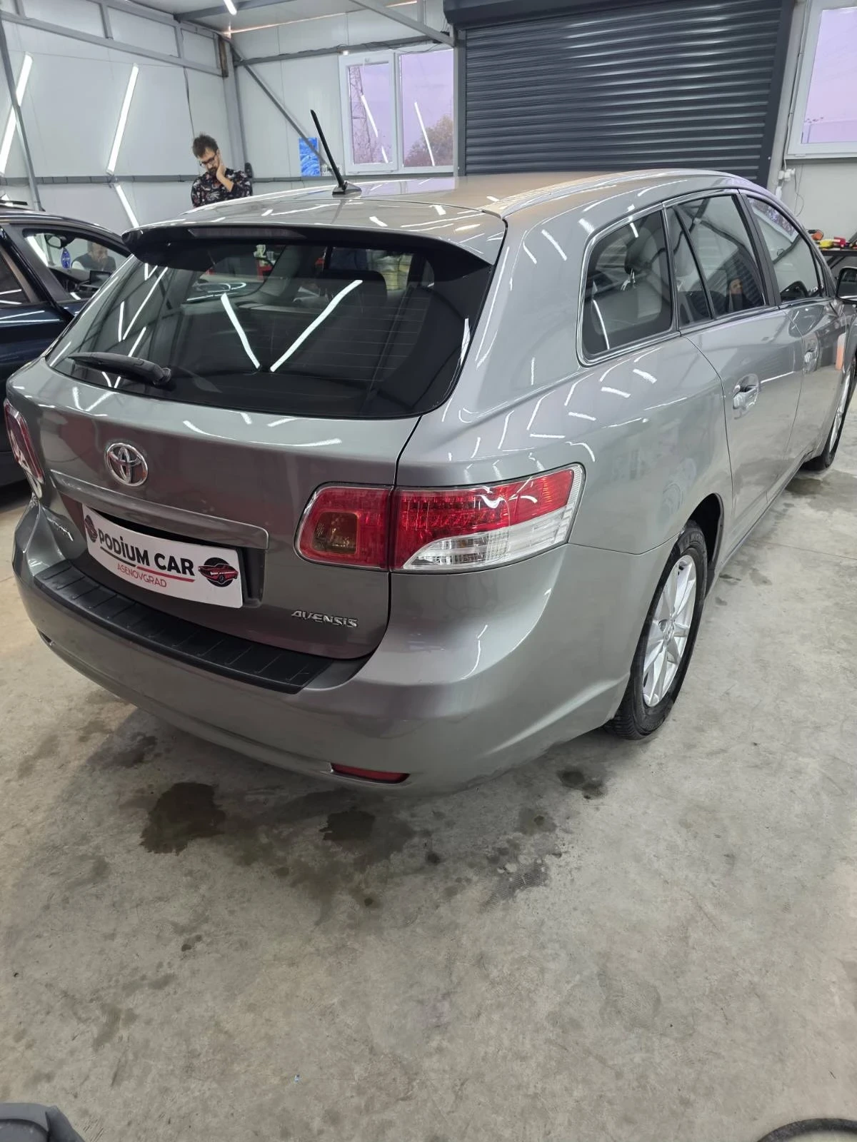 Toyota Avensis 1.8 БЕНЗИН Автоматик - изображение 4