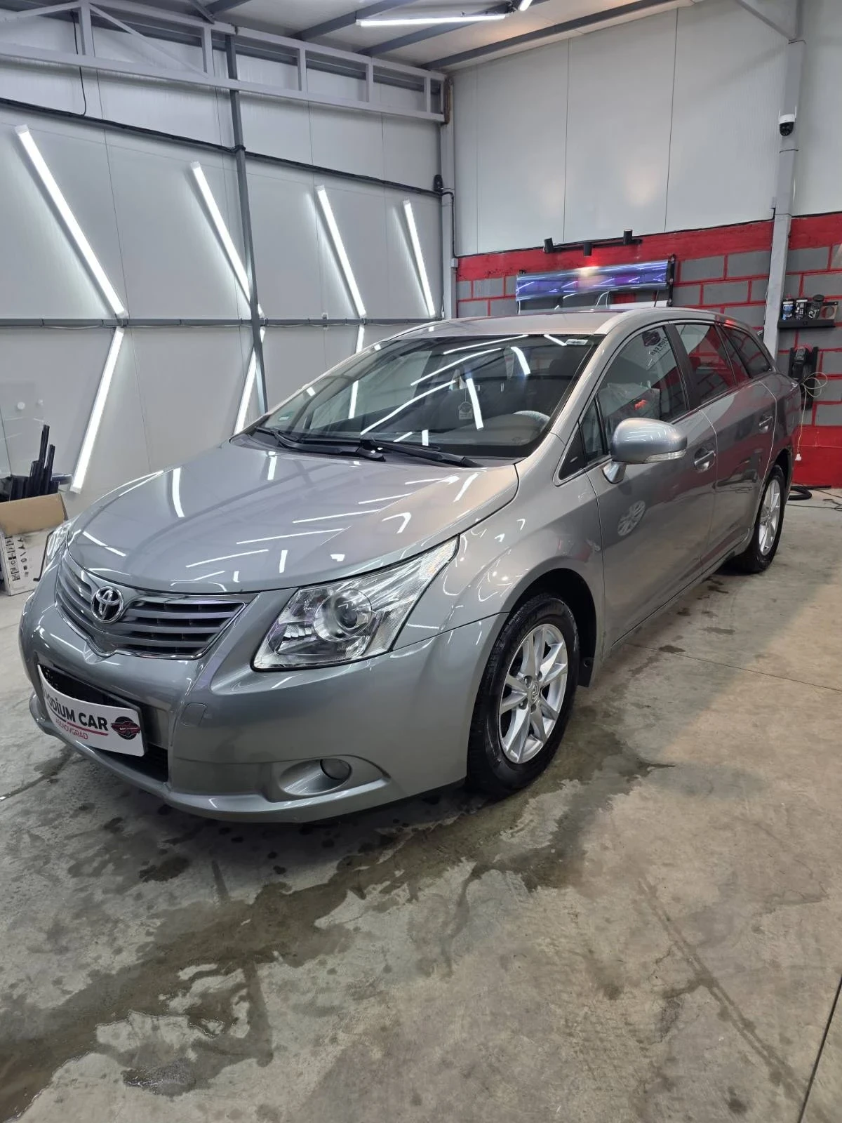 Toyota Avensis 1.8 БЕНЗИН Автоматик - изображение 2
