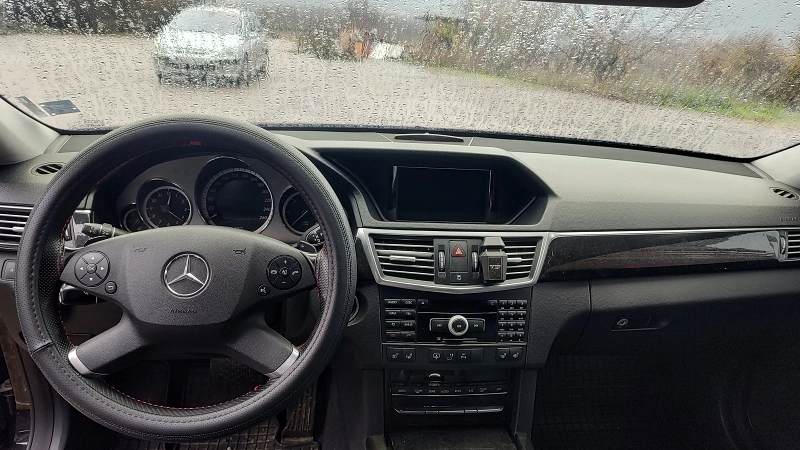 Mercedes-Benz E 350  - изображение 2