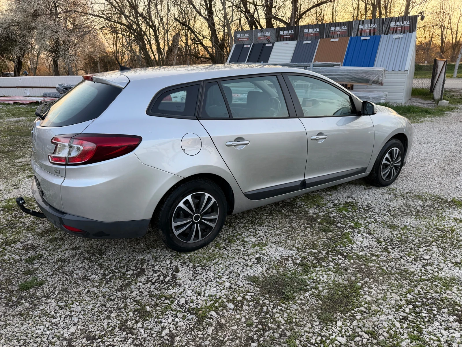 Renault Megane 1.5 dci / Navi / Euro 5, снимка 4 - Автомобили и джипове - 53047338