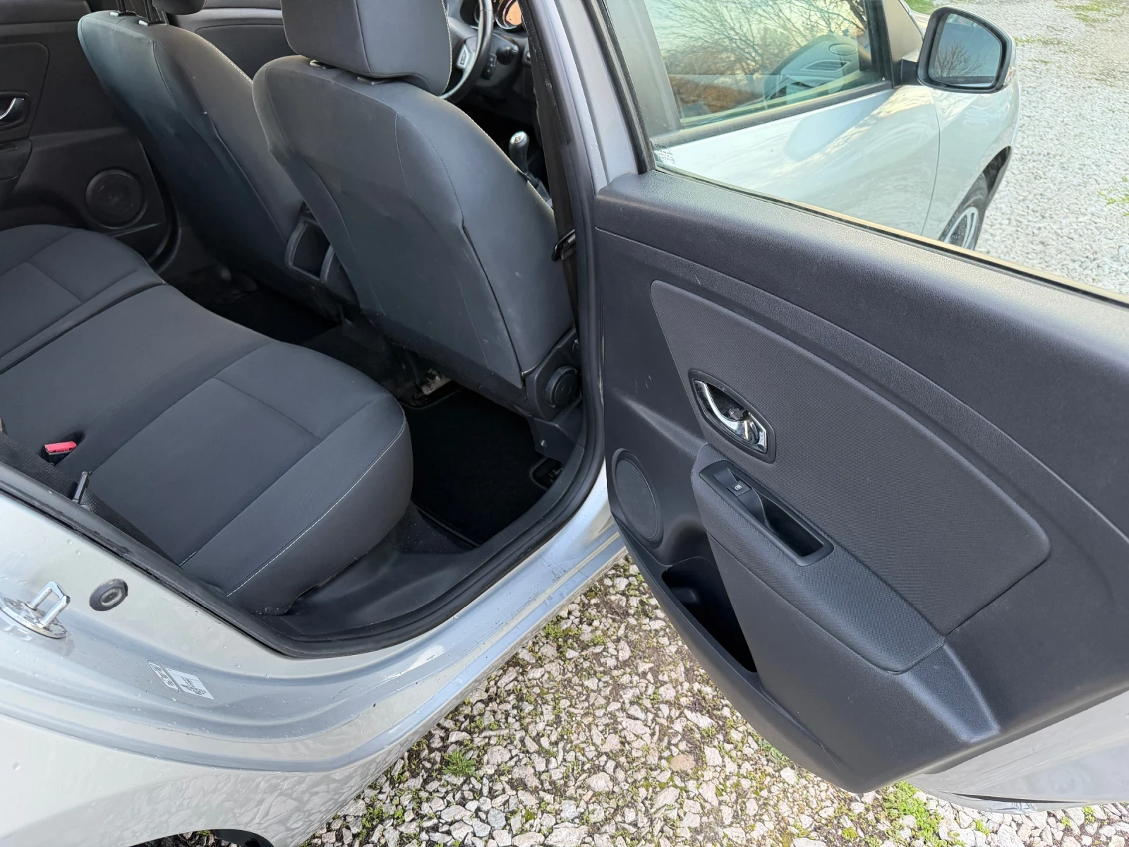 Renault Megane 1.5 dci / Navi / Euro 5, снимка 11 - Автомобили и джипове - 53047338