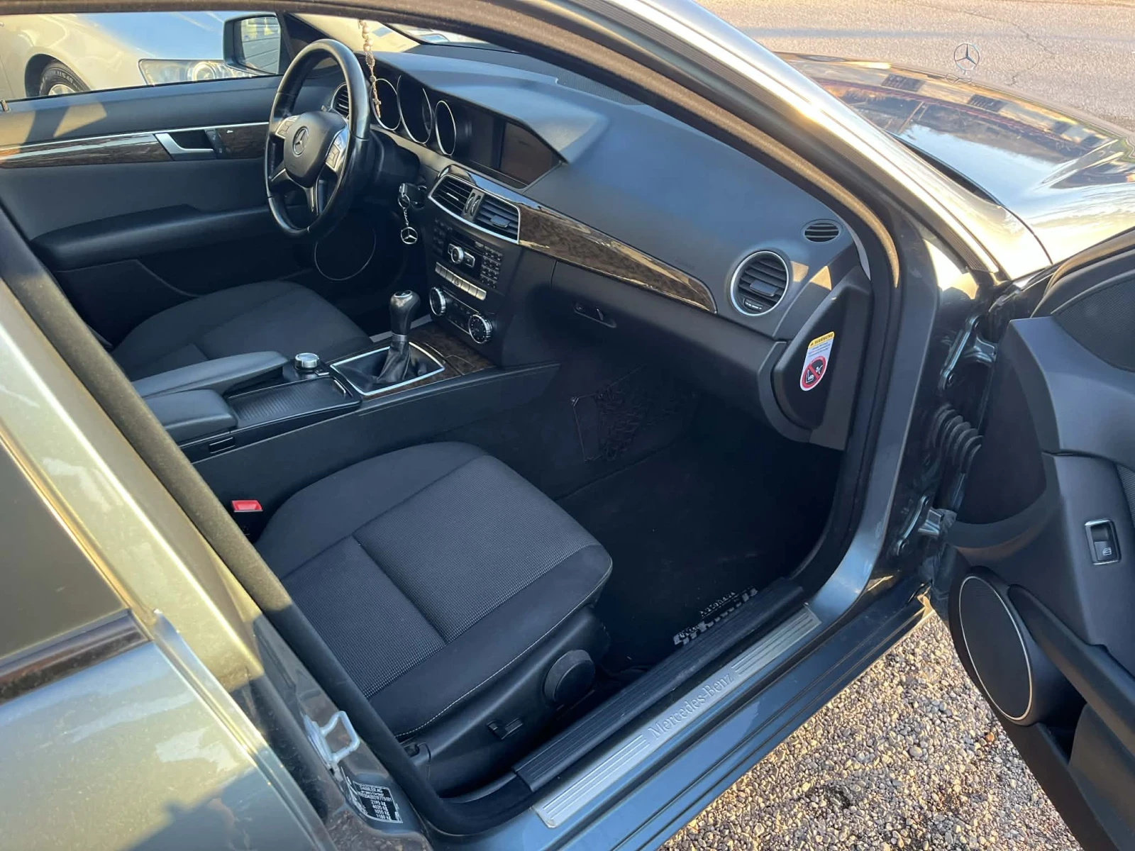 Mercedes-Benz C 220 С регистрация , снимка 11 - Автомобили и джипове - 53960468