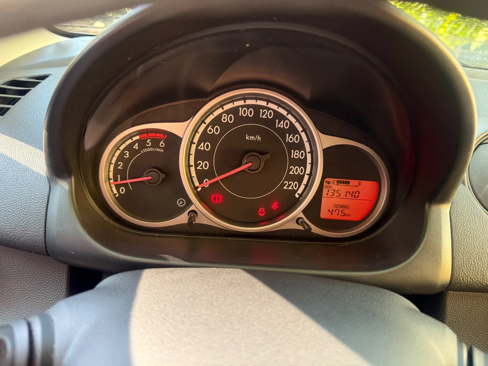 Mazda 2, снимка 2 - Автомобили и джипове - 54459992