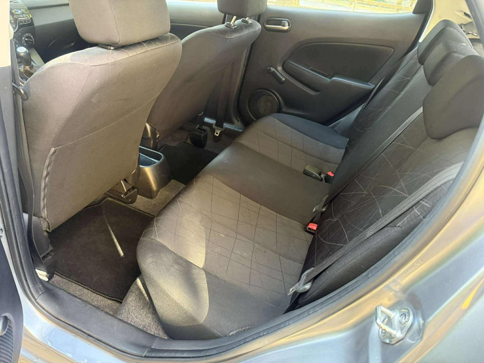 Mazda 2, снимка 8 - Автомобили и джипове - 54459992