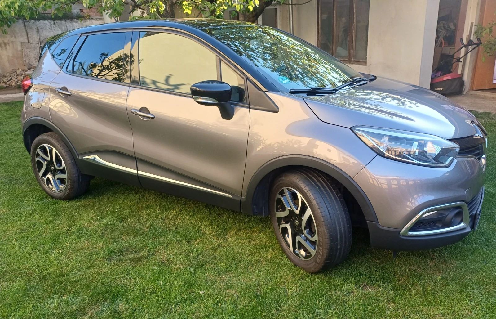 Renault Captur 1.5dci Intens 110hp 6 speed, снимка 8 - Автомобили и джипове - 54482219