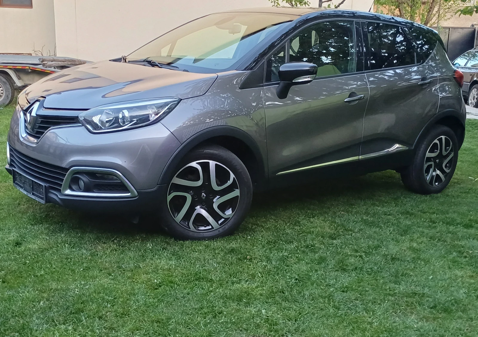 Renault Captur 1.5dci Intens 110hp 6 speed, снимка 2 - Автомобили и джипове - 54482219