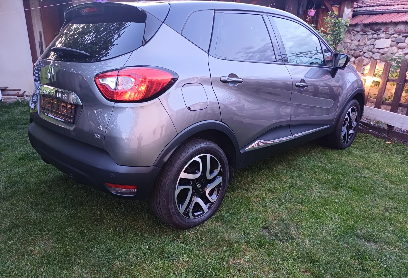 Renault Captur 1.5dci Intens 110hp 6 speed, снимка 7 - Автомобили и джипове - 54482219