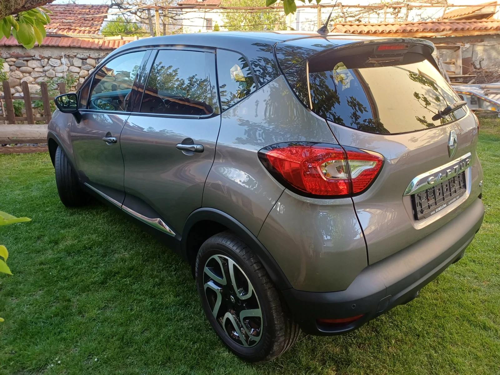 Renault Captur 1.5dci Intens 110hp 6 speed, снимка 4 - Автомобили и джипове - 54482219