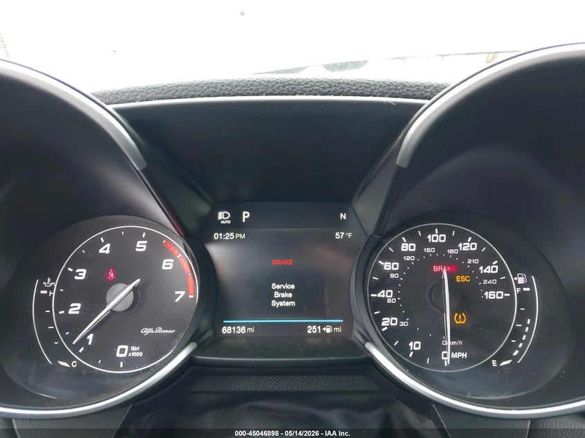 Alfa Romeo Giulia 2018 ALFA ROMEO GIULIA AWD, снимка 10 - Автомобили и джипове - 54639223