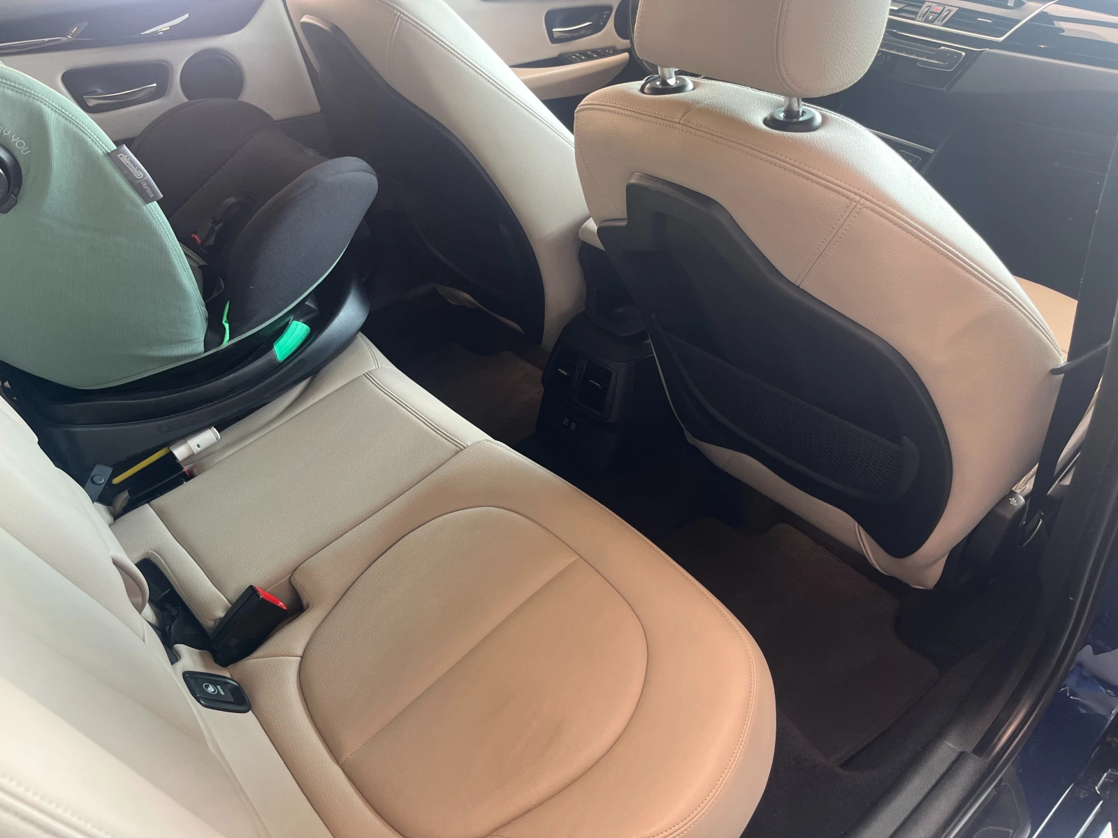 BMW 218 d Active Tourer , снимка 9 - Автомобили и джипове - 54697345