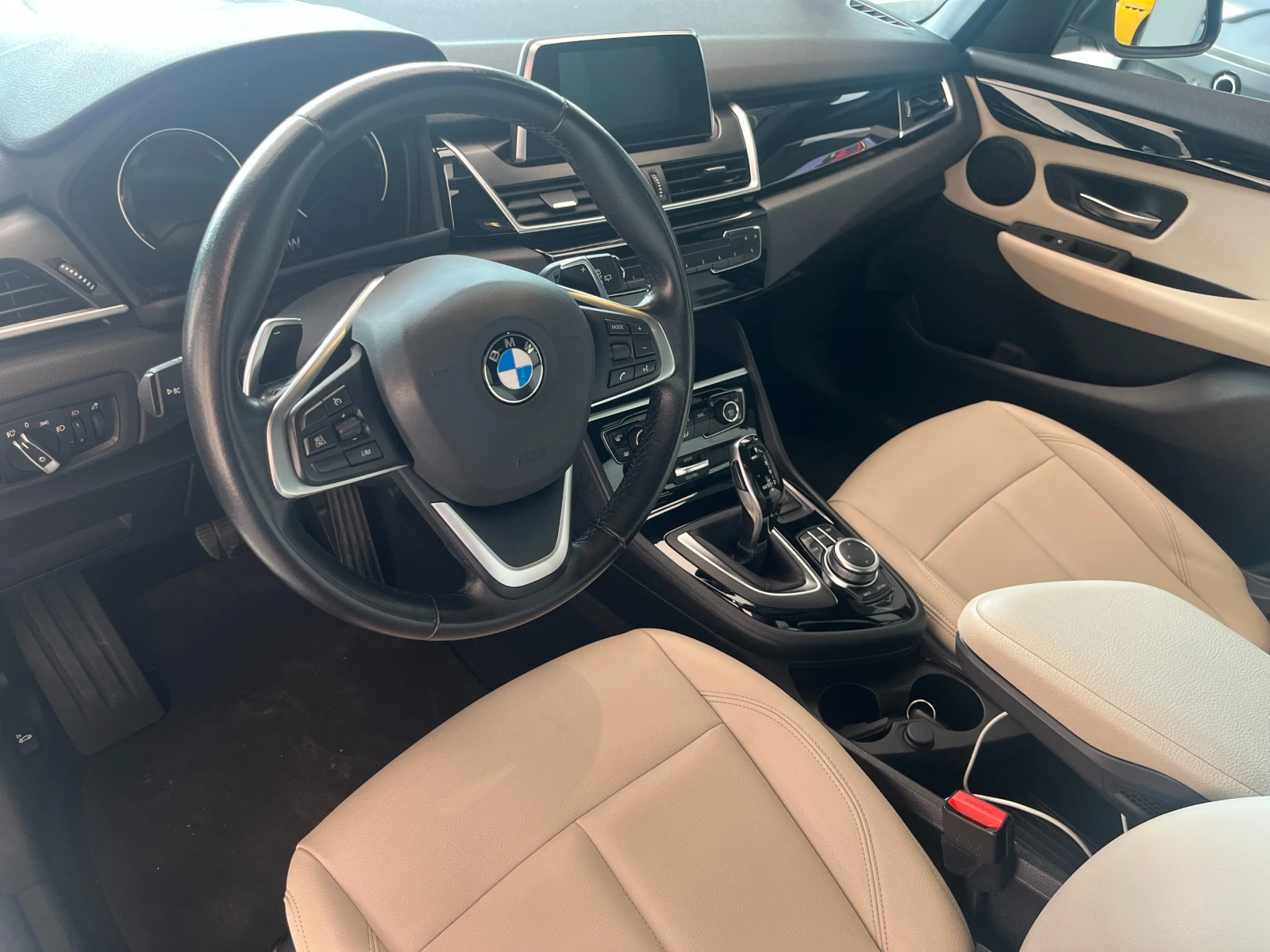 BMW 218 d Active Tourer , снимка 7 - Автомобили и джипове - 54697345