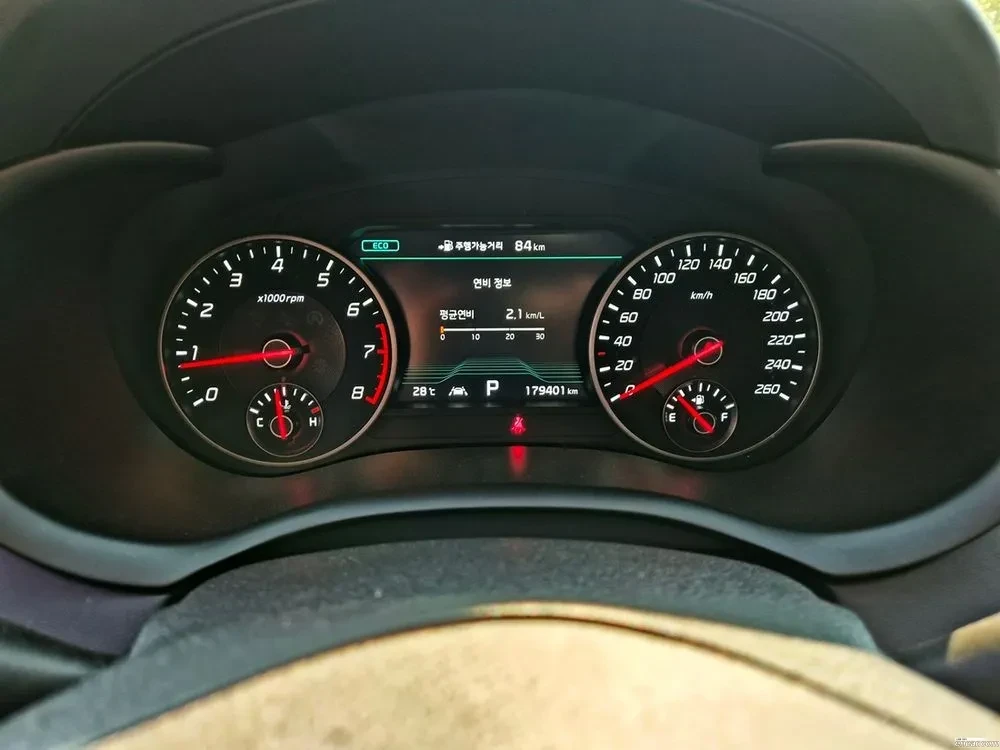 Kia Stinger 2.0 GDI камери 360, Обдухване, DisiTronic, HeadUp, снимка 10 - Автомобили и джипове - 54897738