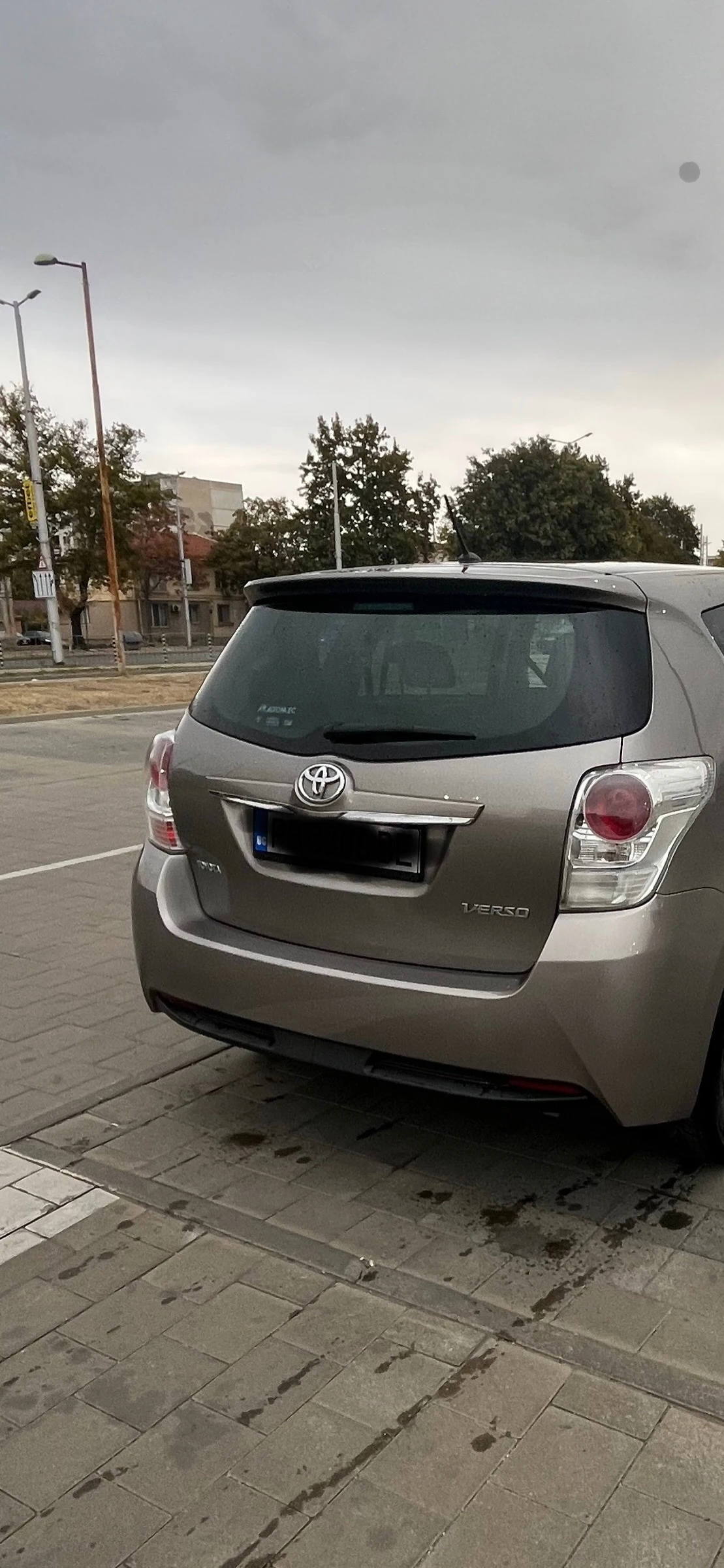 Toyota Verso 1.6 d4d, снимка 3 - Автомобили и джипове - 55555109