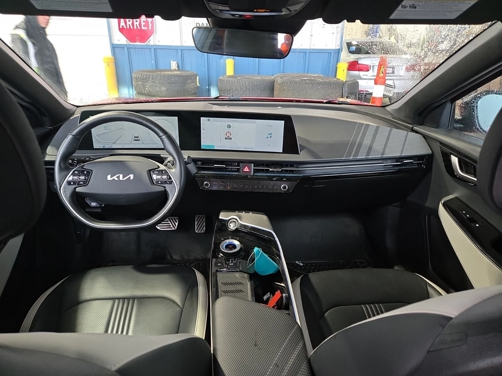Kia EV6 LONG RANGE W/GT LINE PKG 1/CARFAX/КОЖА/ФИНАНСИРАНЕ, снимка 10 - Автомобили и джипове - 55990421