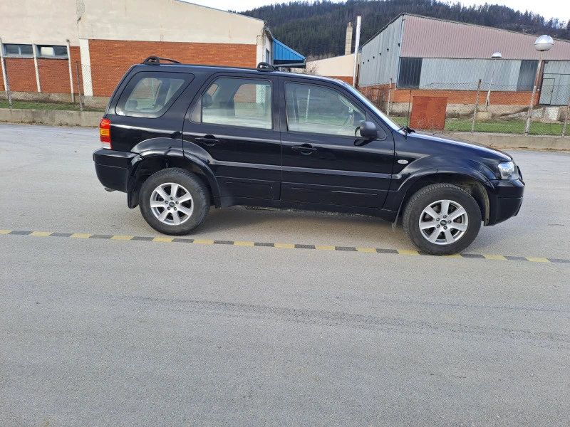 Ford Maverick 2.3i 4x4 Щвейцария ТОП ОФЕРТА!!!, снимка 4 - Автомобили и джипове - 45854170