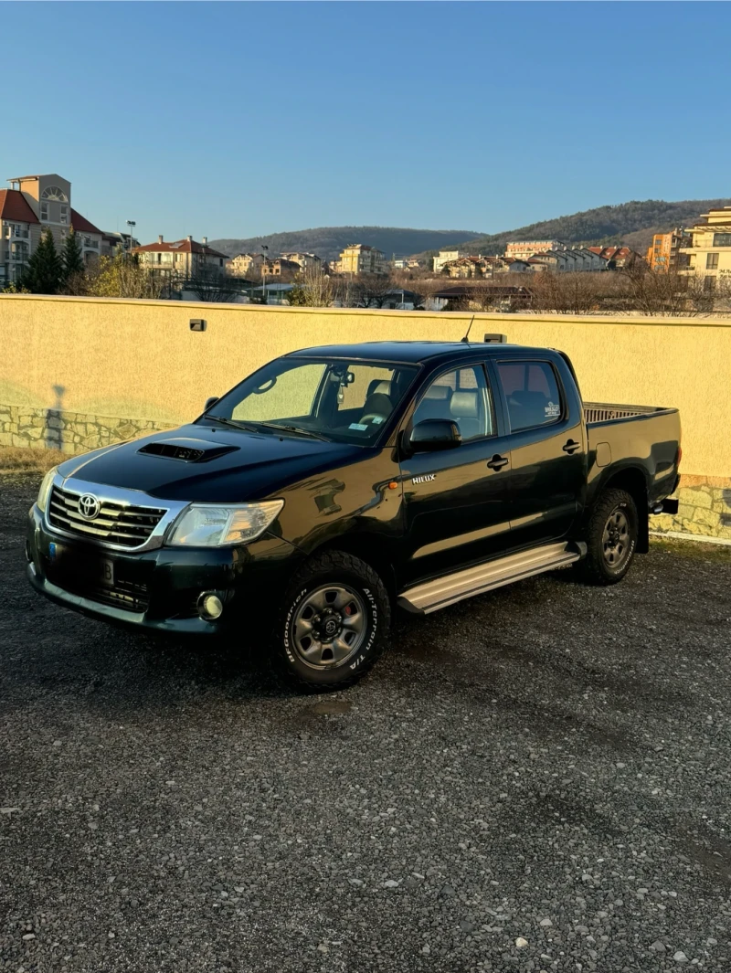 Toyota Hilux, снимка 1 - Автомобили и джипове - 48506539