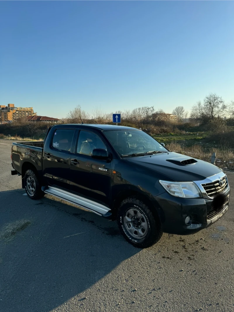 Toyota Hilux, снимка 2 - Автомобили и джипове - 48506539