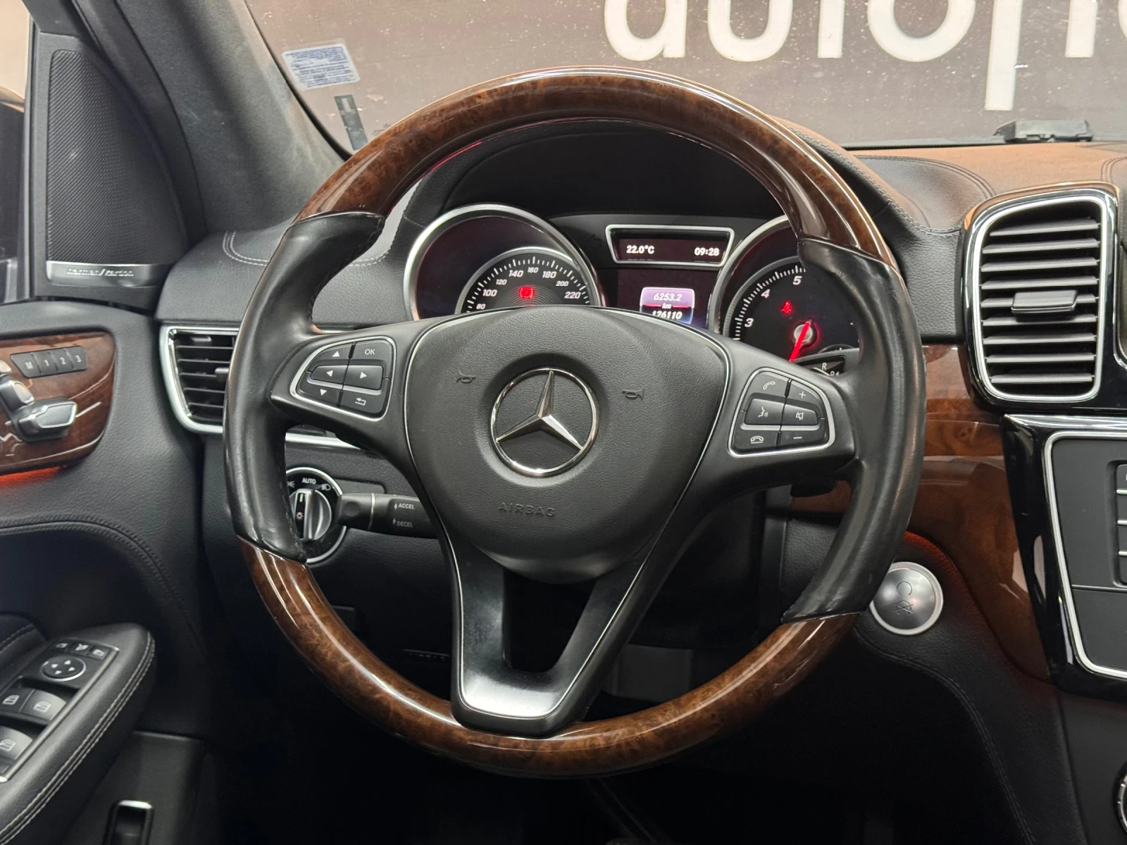 Mercedes-Benz GLE 500 AMG* PANORAMA* KEYLESS* DISTR* HARMAN KARDON - изображение 10