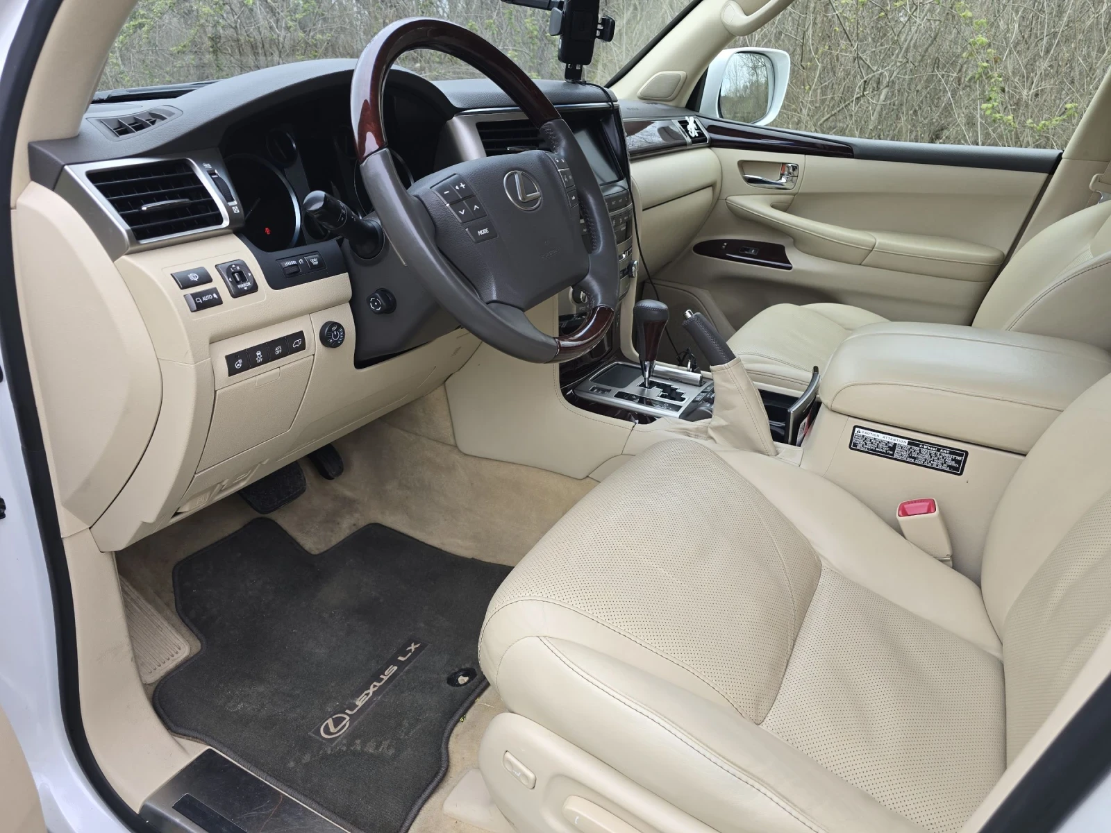 Lexus LX 570  - изображение 7