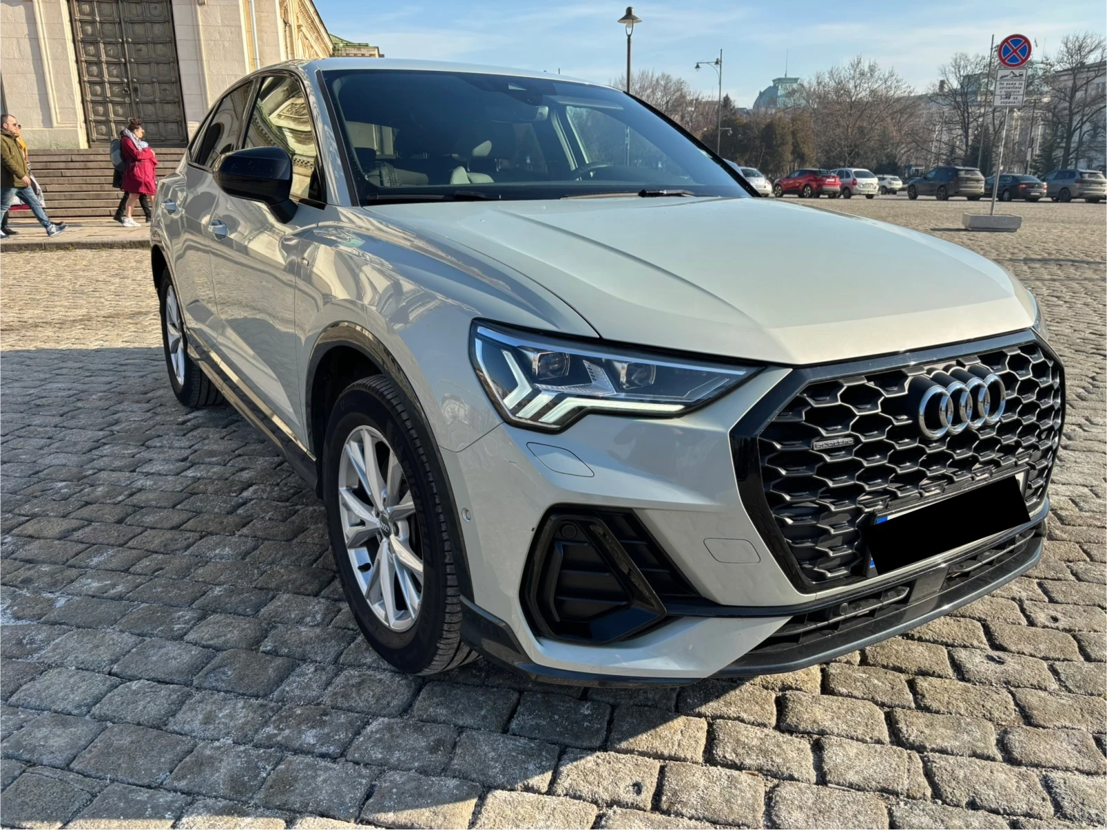 Audi Q3 Sportback S-line* Quattro - изображение 4